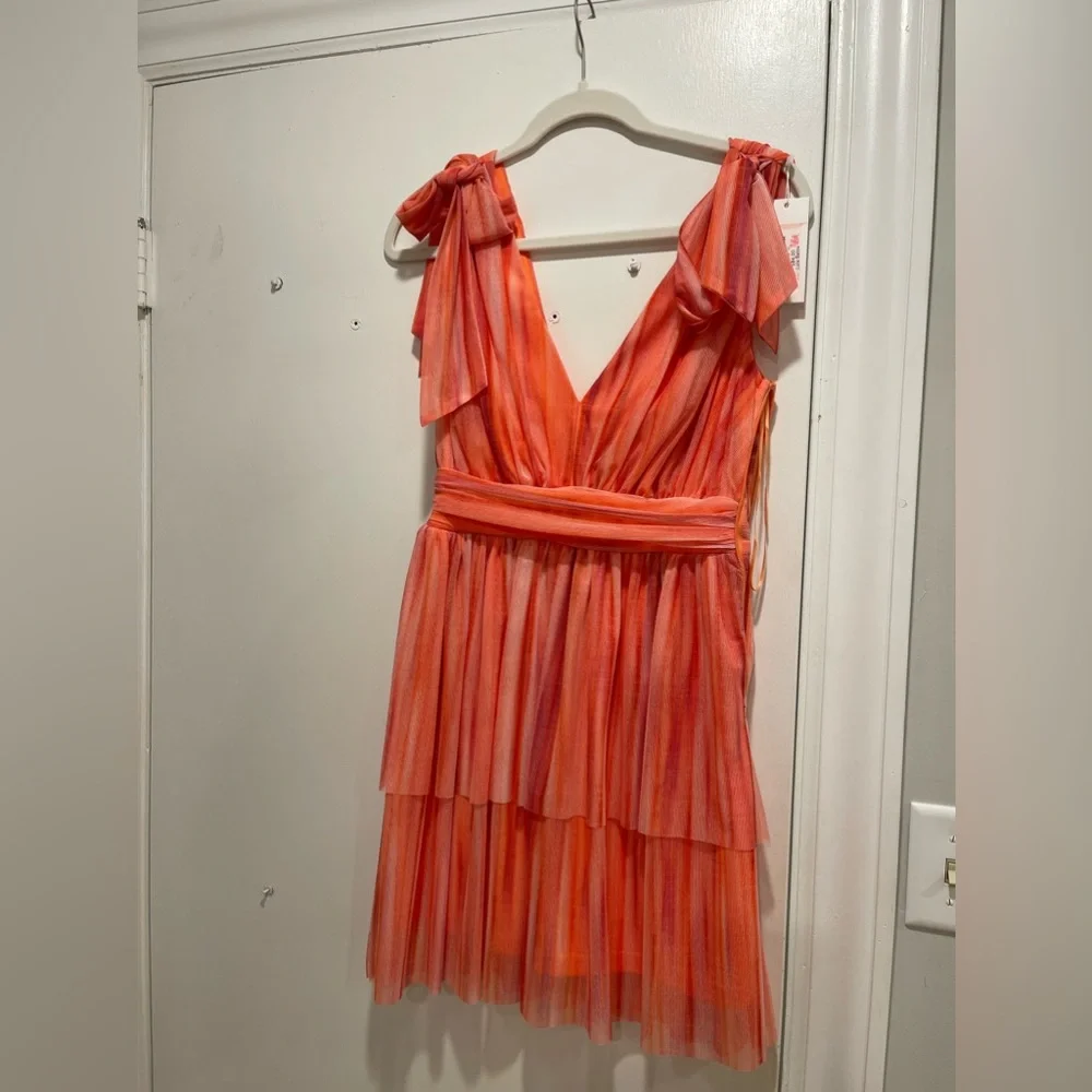 Dress - Picture 2 of 2